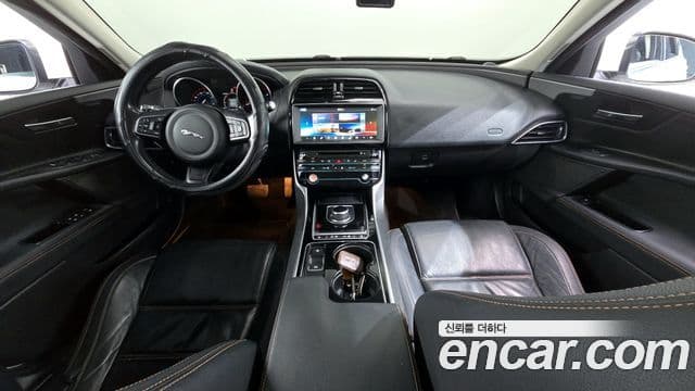 Jaguar XE 20d Prestige AWD, 2017 7