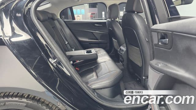 Jaguar XE Prestige, 2018 12