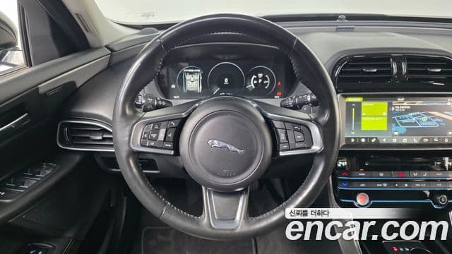 Jaguar XE Prestige, 2018 13