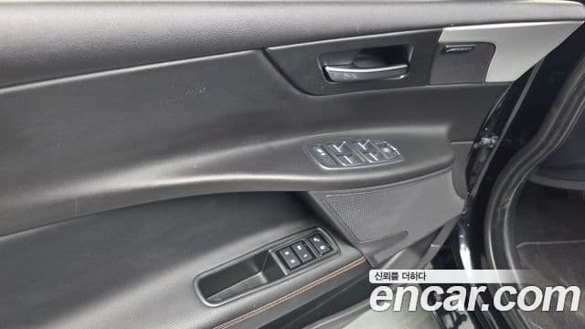 Jaguar XE Prestige, 2018 18