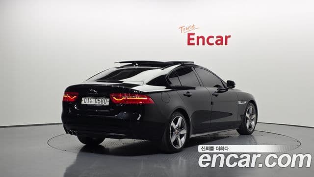 Jaguar XE 20d R스포츠, 2016 2