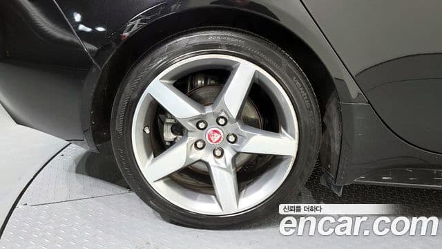 Jaguar XE 20d R스포츠, 2016 все фото