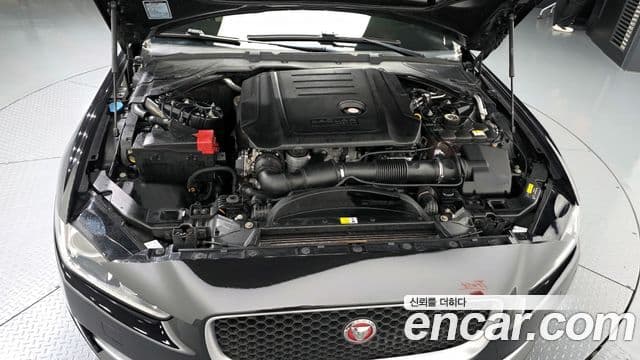 Jaguar XE 20d R스포츠, 2016 6