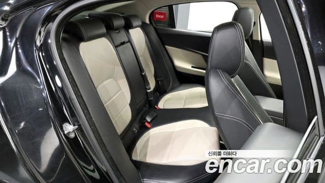 Jaguar XE 20d R스포츠, 2016 12