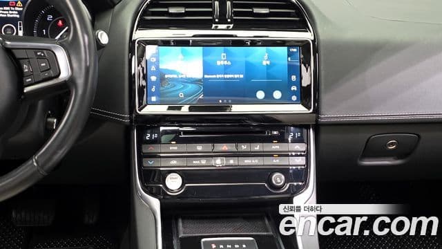 Jaguar XE 20d R스포츠, 2016 14