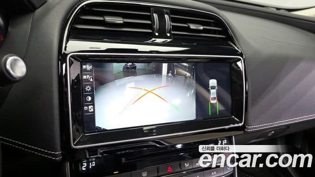 Jaguar XE 20d R스포츠, 2016 15