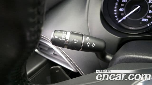 Jaguar XE 20d R스포츠, 2016 17