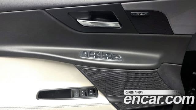 Jaguar XE 20d R스포츠, 2016 19