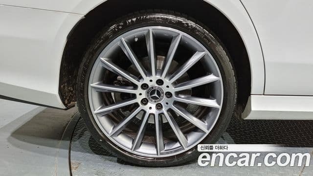 Mercedes-Benz E-класс W213 AMG Line, 2022 все фото