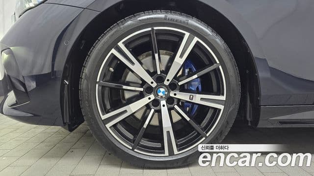BMW 5시리즈 (G60) 530i xDrive M Sport, 2025 все фото
