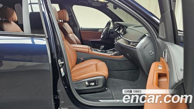 BMW X7 (G07) xDrive 40i M Sport 6인승, 2022 11