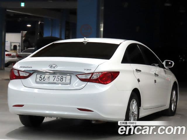 Hyundai YF Sonata чёрный, 2011 4