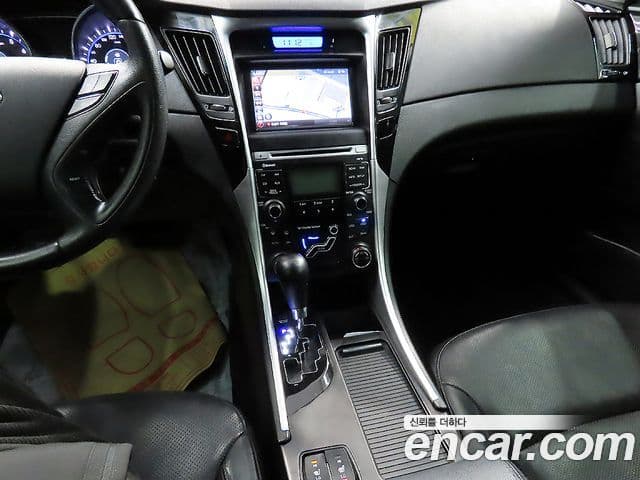 Hyundai YF Sonata чёрный, 2011 11