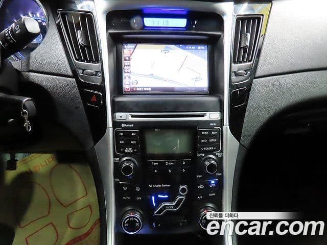 Hyundai YF Sonata чёрный, 2011 12