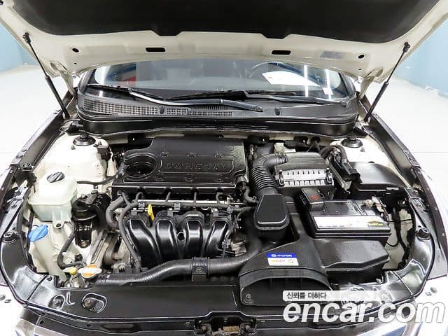 Hyundai YF Sonata чёрный, 2011 19