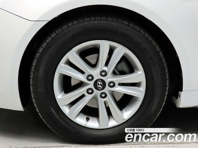 Hyundai YF Sonata чёрный, 2011 20