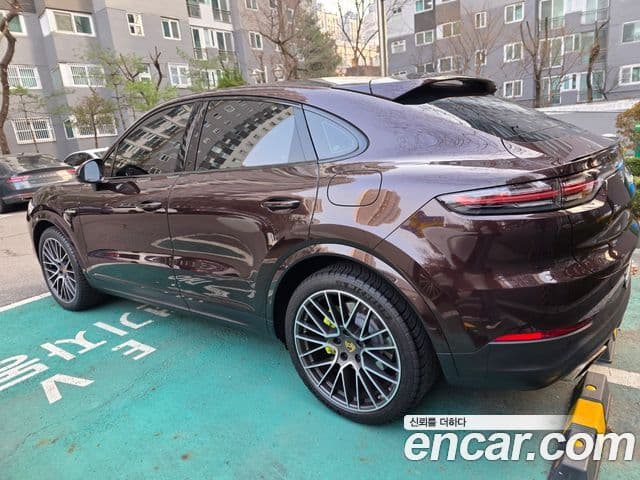 Porsche Cayenne (PO536) 3.0 E-гибрид купе, 2021 4