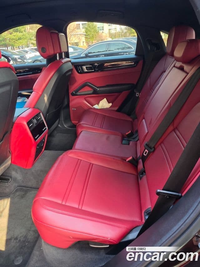 Porsche Cayenne (PO536) 3.0 E-гибрид купе, 2021 7