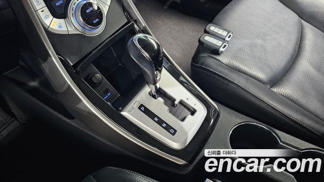 Hyundai Avante MD Premier, 2012 9