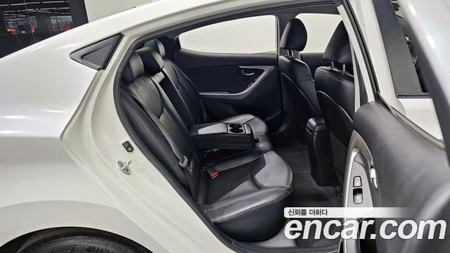 Hyundai Avante MD Premier, 2012 11