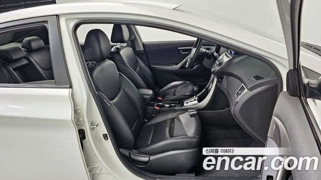 Hyundai Avante MD Premier, 2012 12