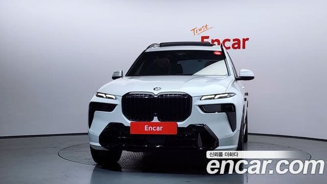 BMW X7 (G07) xDrive 40i M Sport 6인승, 2025 3