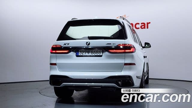 BMW X7 (G07) xDrive 40i M Sport 6인승, 2025 4