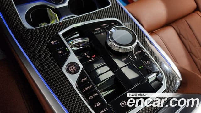 BMW X7 (G07) xDrive 40i M Sport 6인승, 2025 9