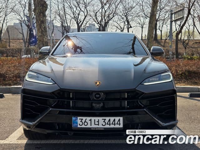 Lamborghini Urus 4.0 V8 SE, 2025 3