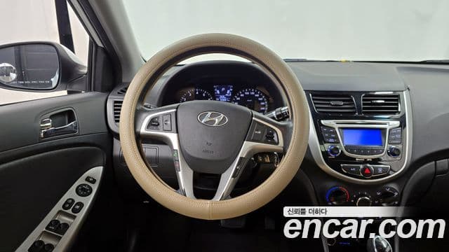 Hyundai Accent(новый кузов / новое поколение) Premier, 2011 13