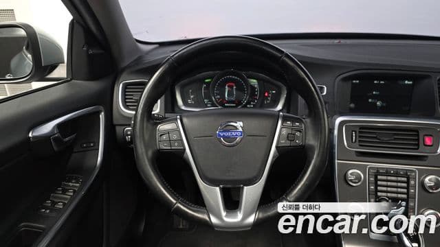 Volvo S60 2세대, 2016 13