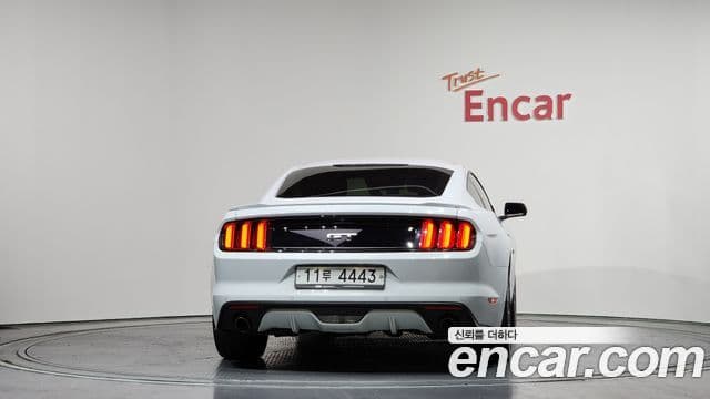 Ford Mustang GT купе, 2015 4