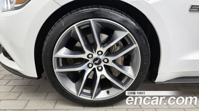 Ford Mustang GT купе, 2015 все фото