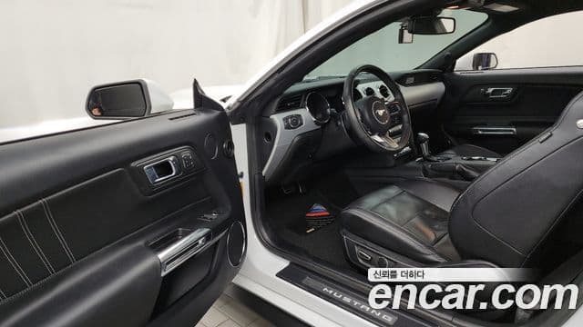 Ford Mustang GT купе, 2015 10