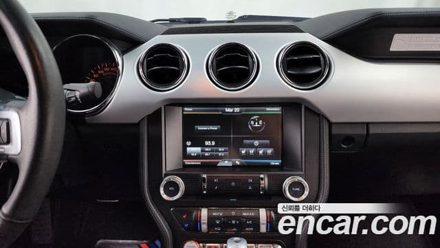 Ford Mustang GT купе, 2015 14