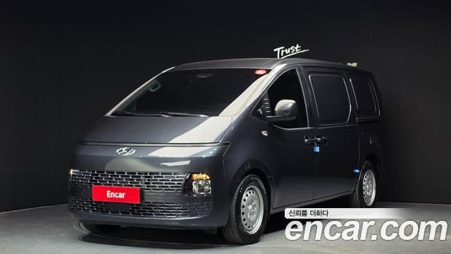 Hyundai Staria Smart, 2023 1