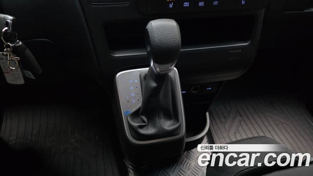 Hyundai Staria Smart, 2023 9