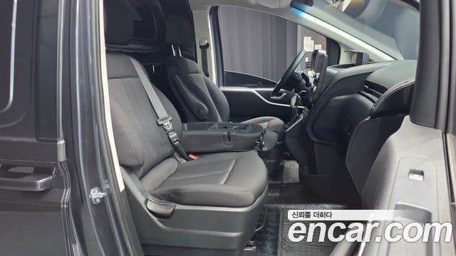 Hyundai Staria Smart, 2023 11