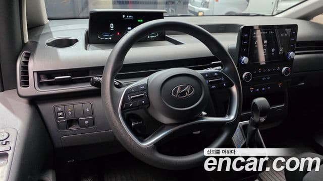 Hyundai Staria Smart, 2023 12