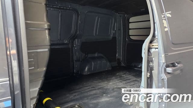 Hyundai Staria Smart, 2023 19