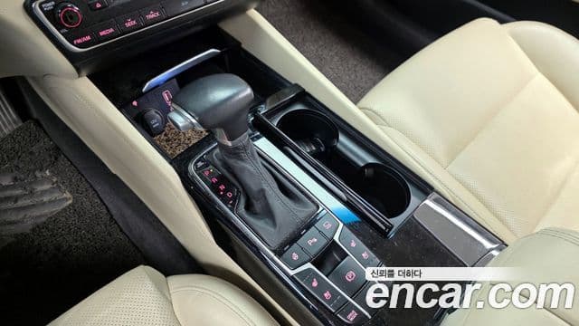 Kia All New K7 3.3 GDI Limited Edition, 2017 9