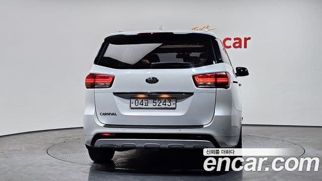 Kia All New Carnival Prestige, 2016 4