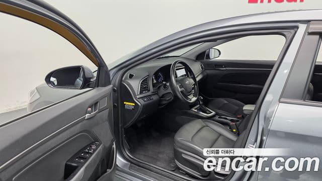 Hyundai Avante AD 1.6 GDI Smart, 2016 11