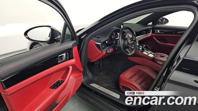 Porsche Panamera (971), 2021 11