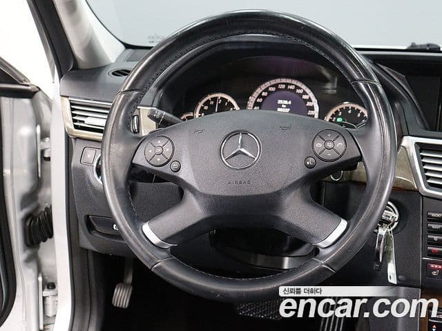 Mercedes-Benz E-класс W212 E300 Elegance, 2010 16