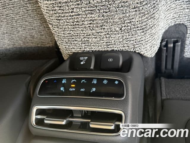 Genesis GV70, 2026 12