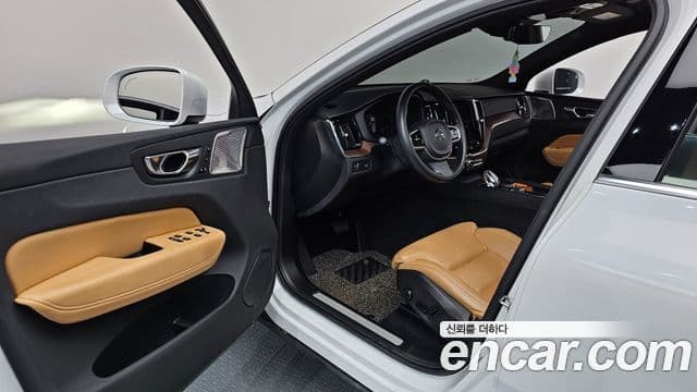 Volvo XC60 2세대 B5 Inscription, 2021 10