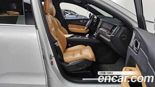 Volvo XC60 2세대 B5 Inscription, 2021 11