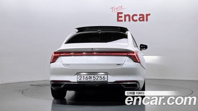 Kia K8 гибрид Signature, 2023 4