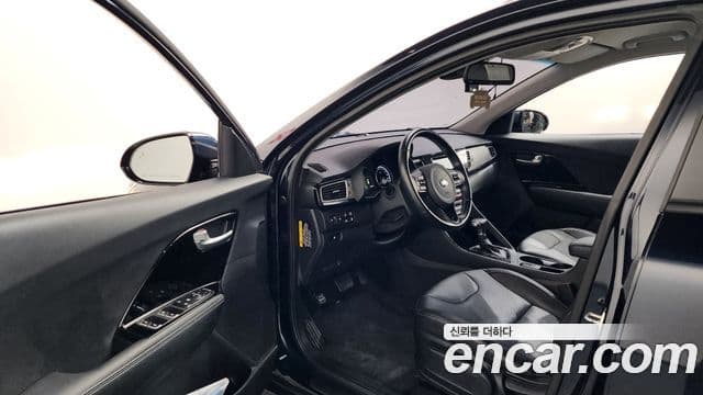 Kia Niro Prestige, 2018 10